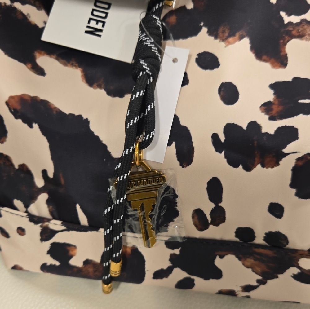 NEW Steve Madden Cow Print Tote Handbag - Picture 4 of 6